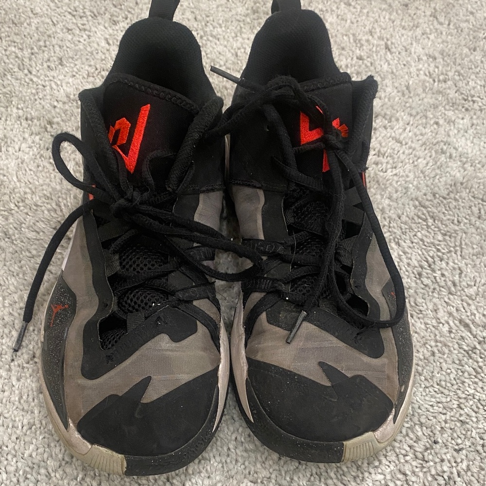 Nike Black and Red Men's Sneakers